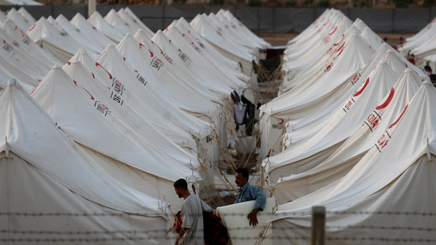 Число сирийских беженцев в Турции достигло 20 тысяч человек