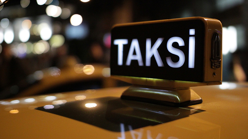 «Сбившемуся с маршрута» стамбульскому таксисту грозит пять лет тюрьмы