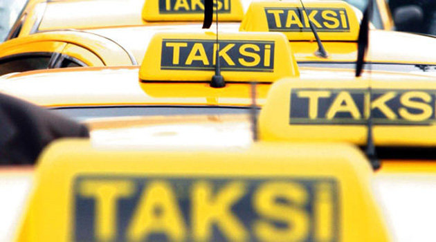 Стамбульского таксиста на месяц лишили лицензии за обман туриста