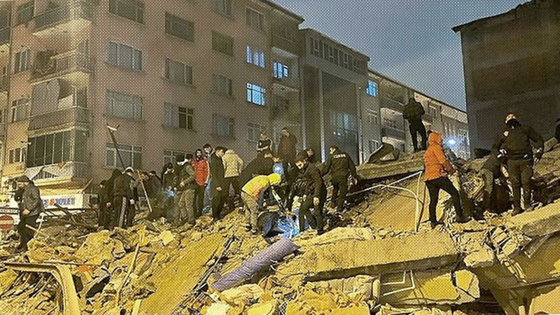 ЕС и НАТО предложили Турции помощь в связи с мощным землетрясением
