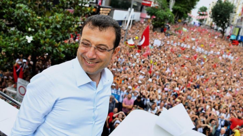 Опрос: Мэра Стамбула Имамоглу поддерживают больше граждан Турции, чем Эрдогана