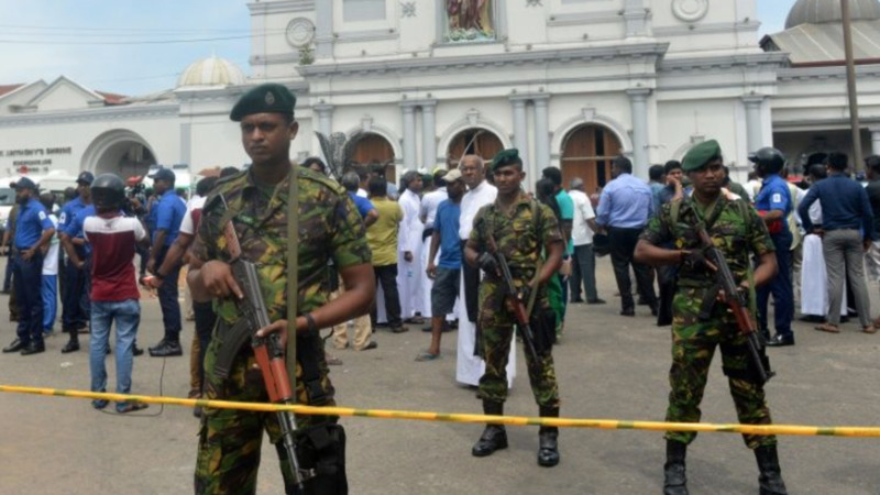 Чавушоглу осудил теракт на Шри-Ланке