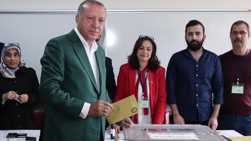 Эрдоган поздравил оппозицию с победой на повторных выборах мэра Стамбула