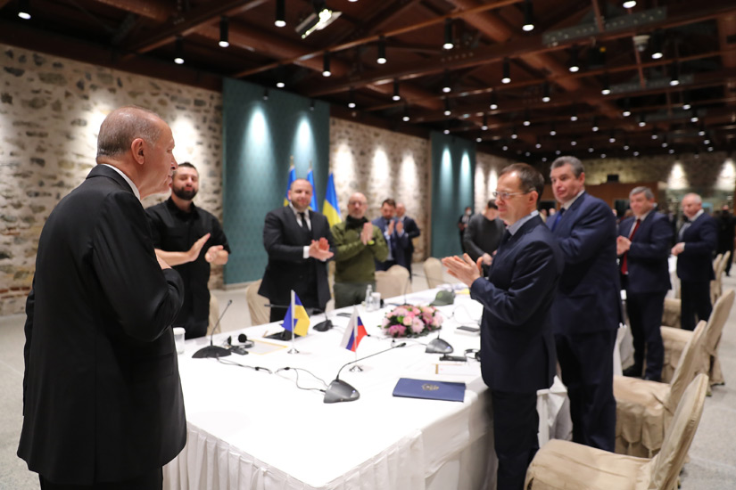 Завершились переговоры делегаций РФ и Украины в Стамбуле