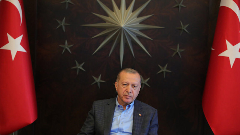 Опрос: Общественная поддержка альянса Эрдогана падает до 46%