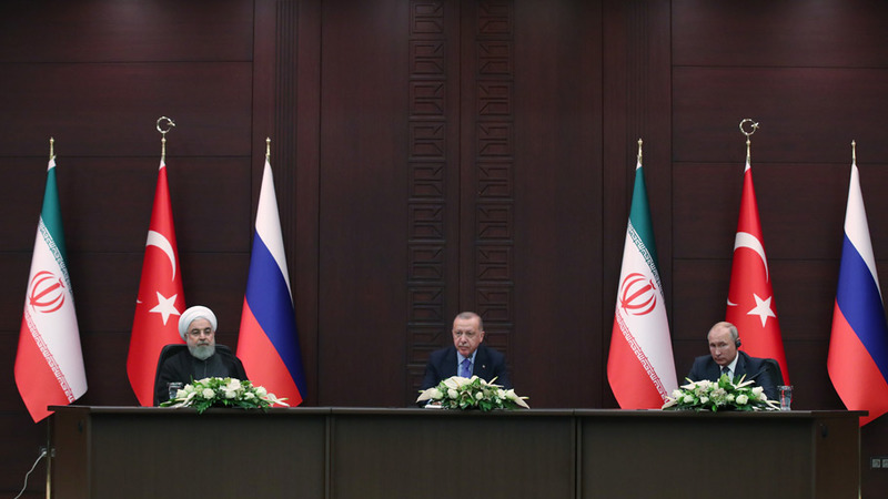 МИД Турции: Анкара, Москва и Тегеран согласовывают дату саммита по Сирии