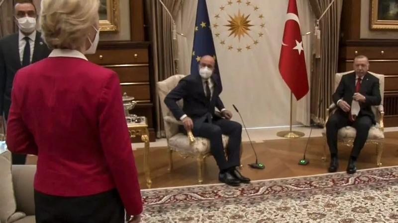 Убрал стул у эрдогана