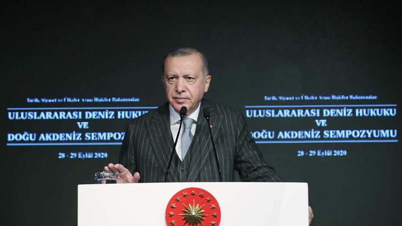 Обозреватель: Эрдоган не может отменить выборы, поэтому он избавляется от своих соперников