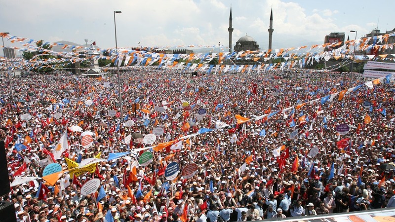 Правящая партия требует проведения повторного голосования в Стамбуле