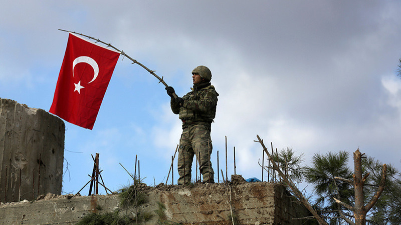 «Турция направляет дополнительные войска в Сирию в предверии возможной встречи Эрдогана с Путиным»