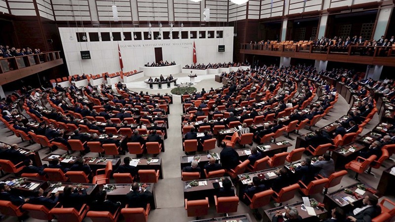 Протоколы закрытого заседания парламента Турции по Идлибу будут засекречены на 10 лет