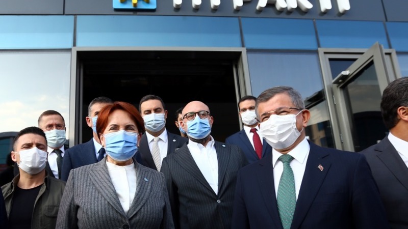 Турецкие оппозиционеры готовы сотрудничать ради возвращения к парламентской системе