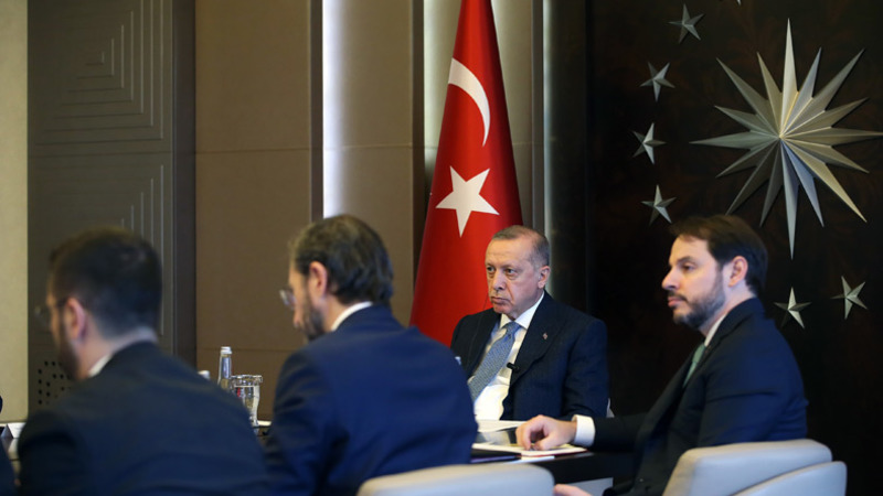 FT: Эрдоган находится под растущим давлением перед введением полного карантина