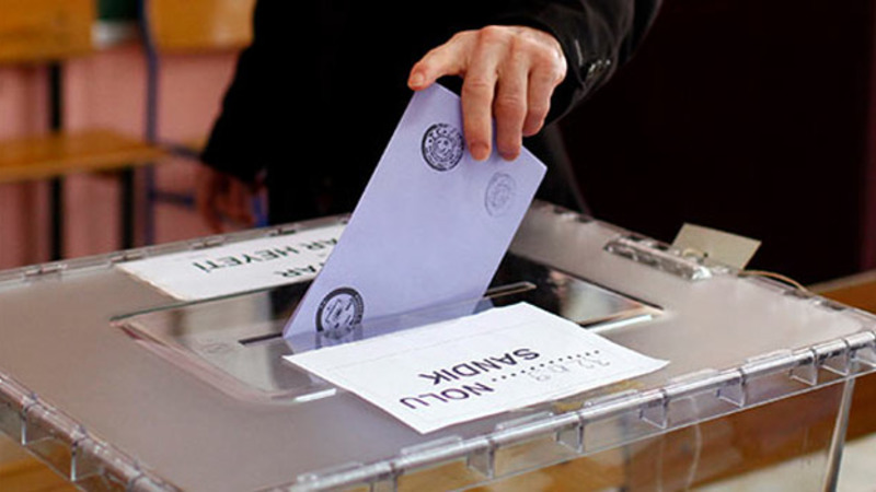 Выборы президента Турции могут провести на месяц раньше