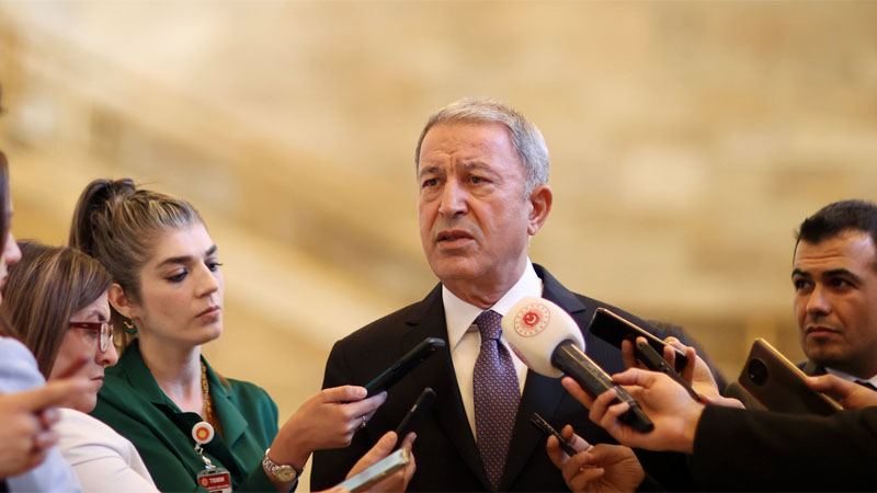 Министр обороны Турции: Российской и украинской сторонам необходимо встретиться