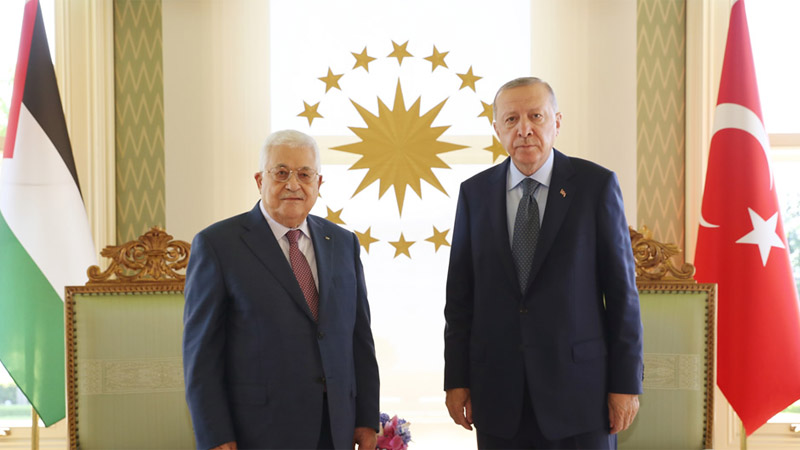 Эрдоган обсудил с Аббасом турецко-палестинские отношения