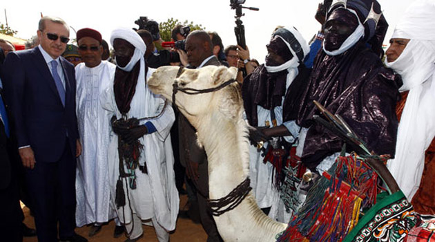 В Нигере Эрдогану подарили верблюда