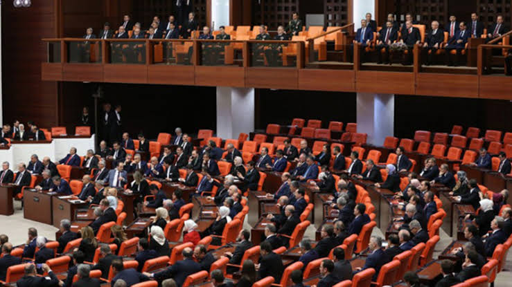Парламент Турции осудил атаки Израиля на Сирию, заявил о поддержке сирийского народа