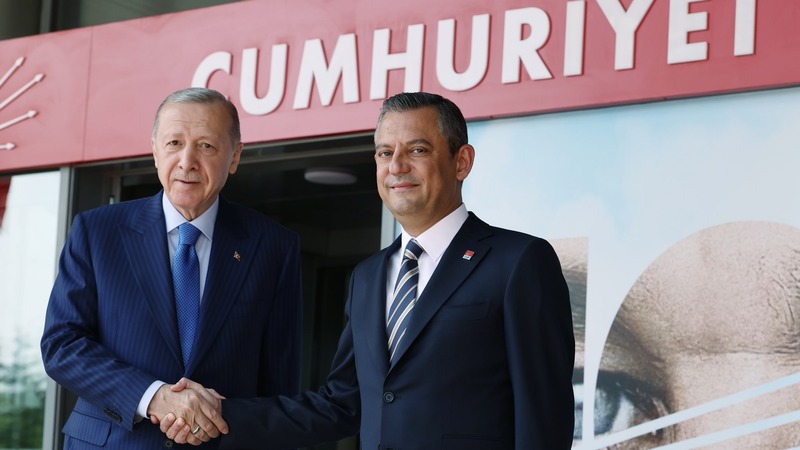 Эрдоган подал иск на $12 тыс. против лидера оппозиционной партии