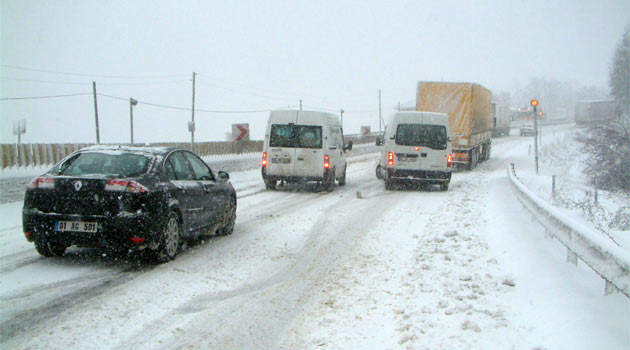 Дороги из Грузии в Армению и Турцию вновь открыты после снежного шторма