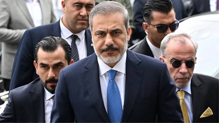 МИД: Фидан прибудет в Давос для подписания хартии «Совета мира» по Газе