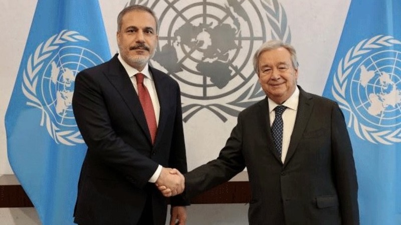 Глава МИД Турции обсудил с генсеком ООН пути стабилизации в регионе