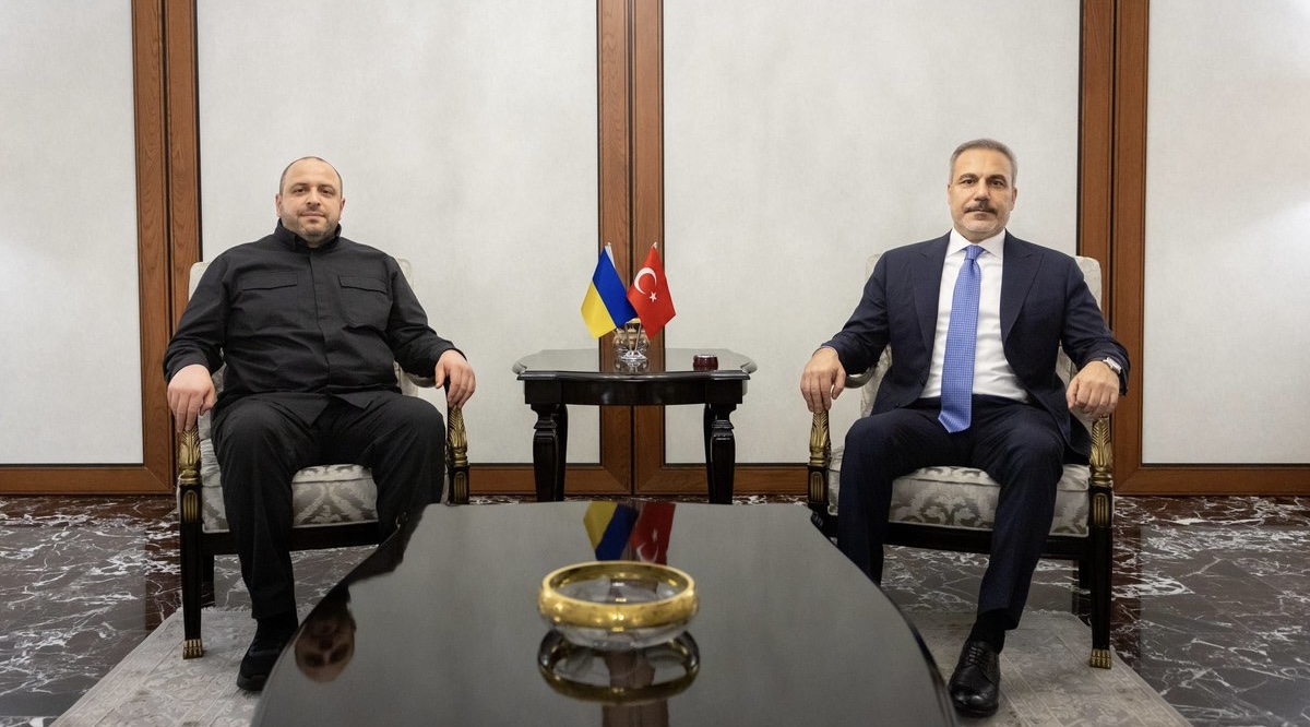 Фидан обсудил с Умеровым урегулирование украинского конфликта