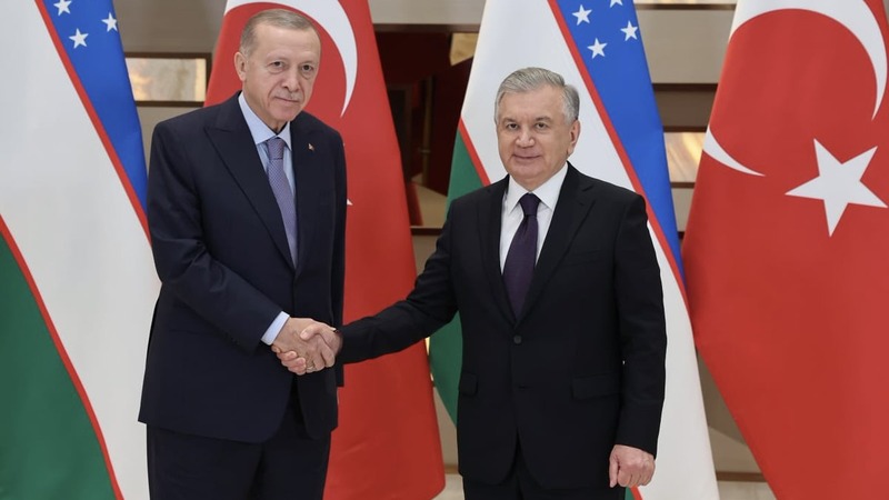Мирзиёев поздравил Эрдогана с юбилеем, отметив его вклад в развитие отношений двух стран