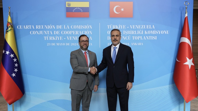 Глава МИД: Венесуэла и Турция расширяют всестороннее сотрудничество