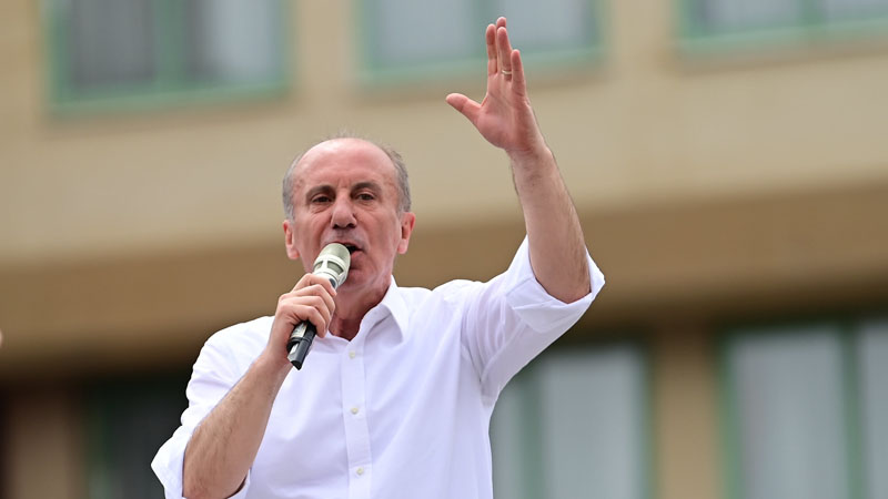 Кандидат в президенты Турции Мухаррем Индже заявил о своем выходе из борьбы