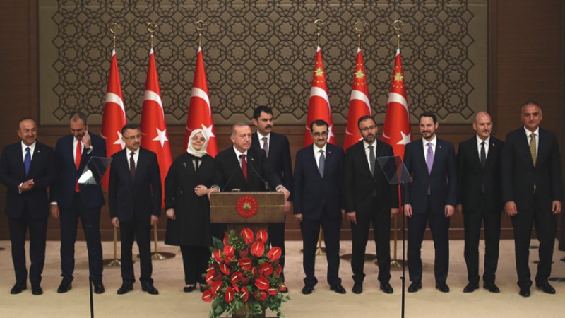 Эрдоган сформировал кабинет министров на свой страх и риск