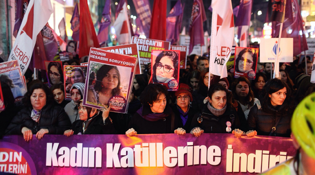 За июль в Турции мужчинами убито 34 женщины и 17 детей