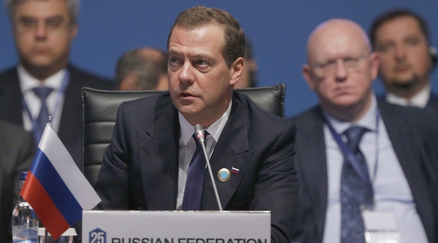 Медведев: Россия пока сохраняет ограничения на поставки томатов из Турции