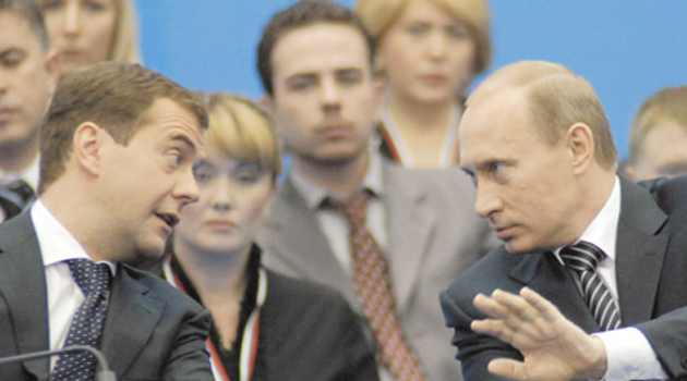 Отправит ли Путин своего премьера в «эксперты»