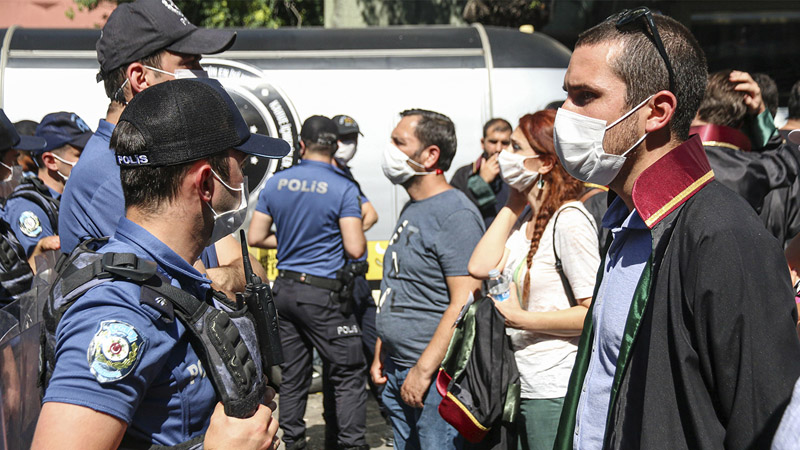 Human Rights Watch: Тысячи сторонников Гюлена сидят в Турции по надуманным обвинениям