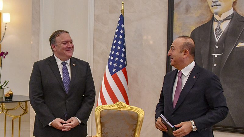 Помпео: США решат вскоре, отменять ли санкции против Турции