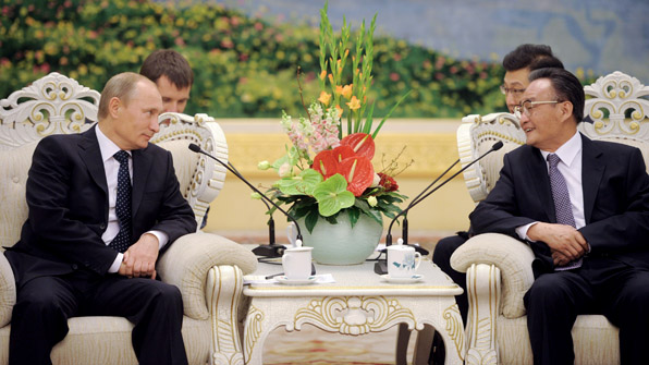 Путин передал Ху Цзиньтао привет от Медведева