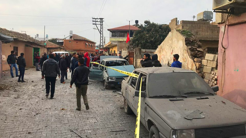 Один человек погиб, 32 пострадали при обстреле турецкого города на границе с Сирией