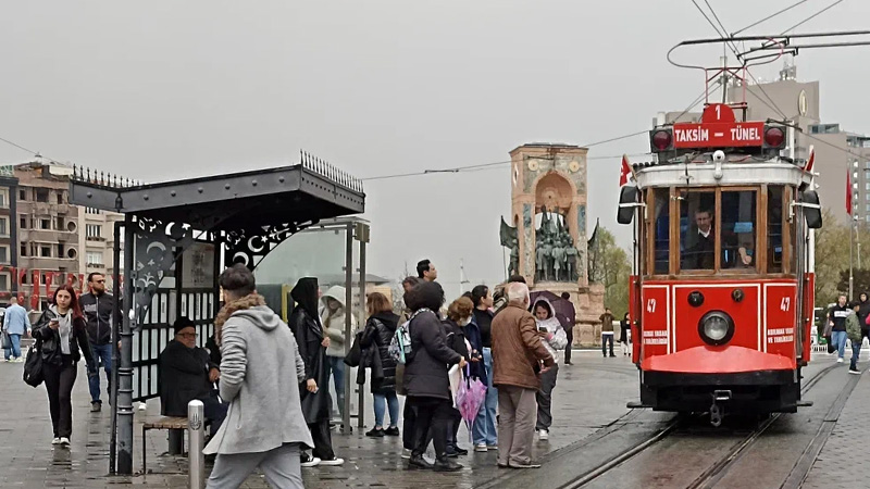 Жители Стамбула ожидают два тура и рекордную явку на выборах президента Турции