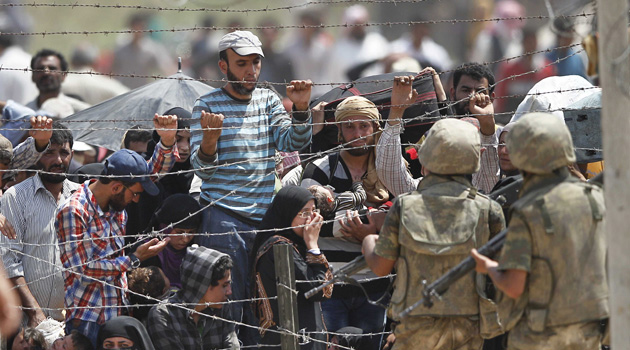 Турецкие военные задержали 800 нелегалов из Сирии