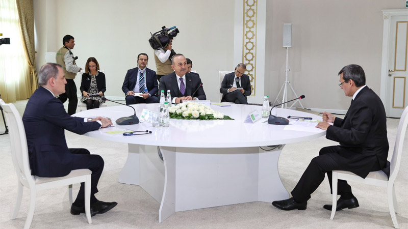 Главы МИД Туркмении, Азербайджана и Турции обсудили трехстороннее сотрудничество