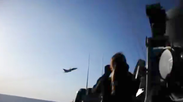 Эсминец США подвергся психической атаке со стороны российского Су-24 - ВИДЕО