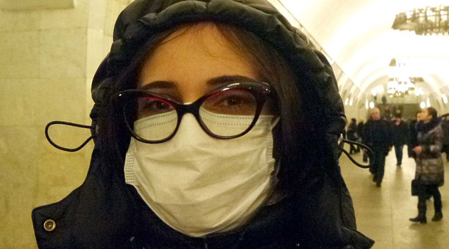 Карантин в маске: москвичи спасаются от эпидемии гриппа