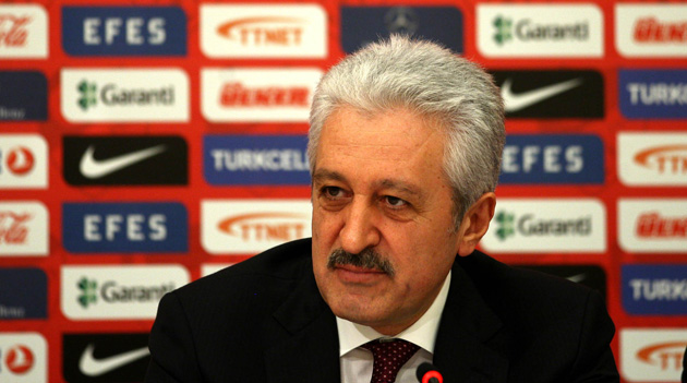 Глава Федерации футбола Турции подал в отставку