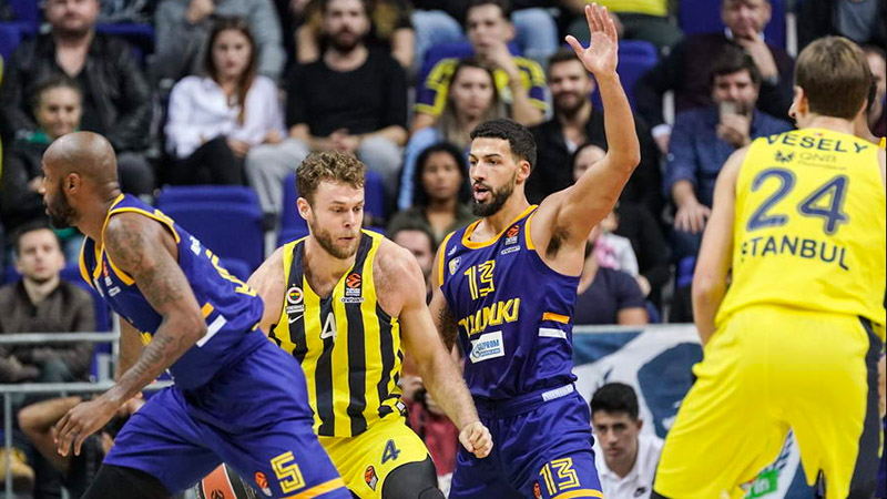 Баскетболисты «Химок» проиграли Fenerbahçe в матче Евролиги