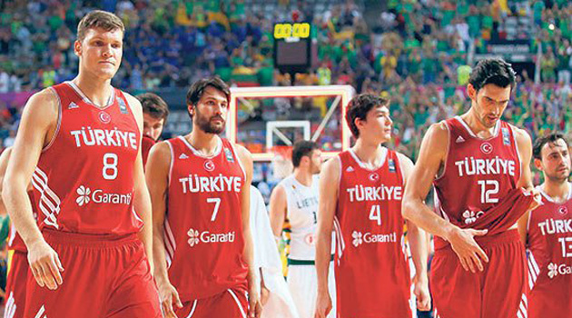 Турецкие баскетболисты уступили Литве в четвертьфинале