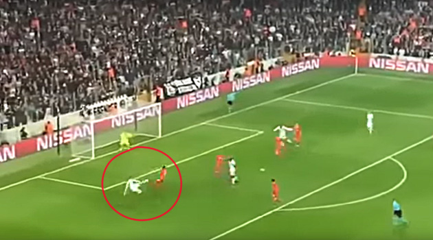 ВИДЕО - Автором лучшего гола Лиги чемпионов стал нападающий турецкого «Бешикташ»