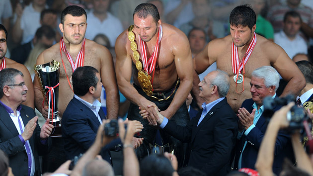 Али Гюрбюз в очередной раз стал чемпионом по маслянной борьбе в Турции
