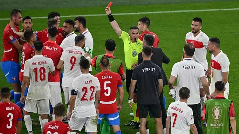 Сборная Турции по футболу одержала победу над Чехией в Евро-2024