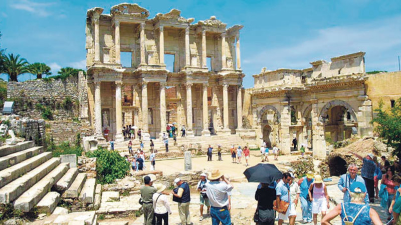 СМИ: Туристические фирмы в Турции обременены долгами, надежды на возрождение отрасли угасают